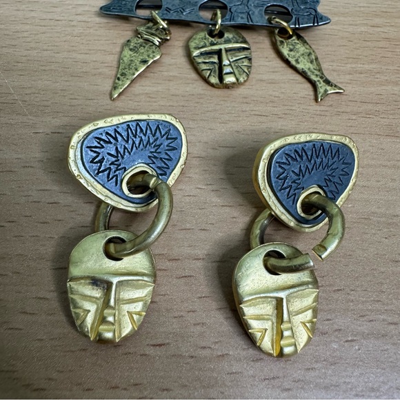 Tribal Mask Brooch and Earrings Bundle Matte Gold Tone Pewter Brass Ethnic Boho - Picture 9 of 10